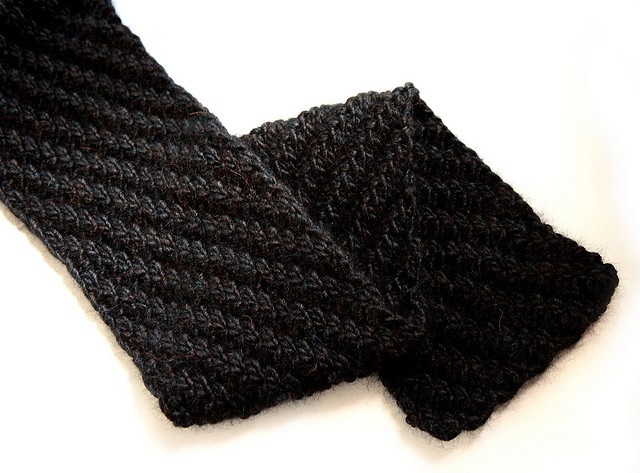 Chunky Reversible Scarf Knitting Pattern