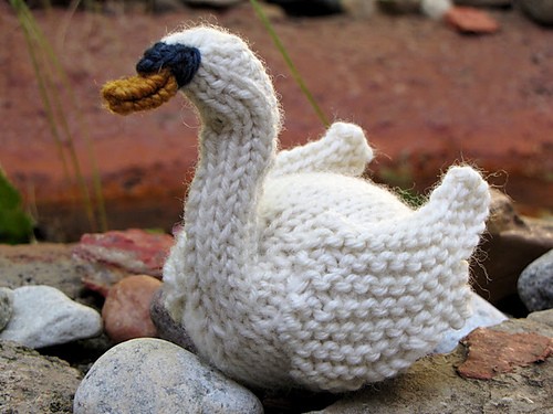 Swan Knitting Pattern